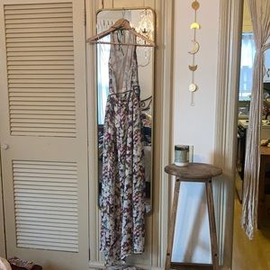 Gorgeous Floral Backless Maxi Dress by Guess 💐